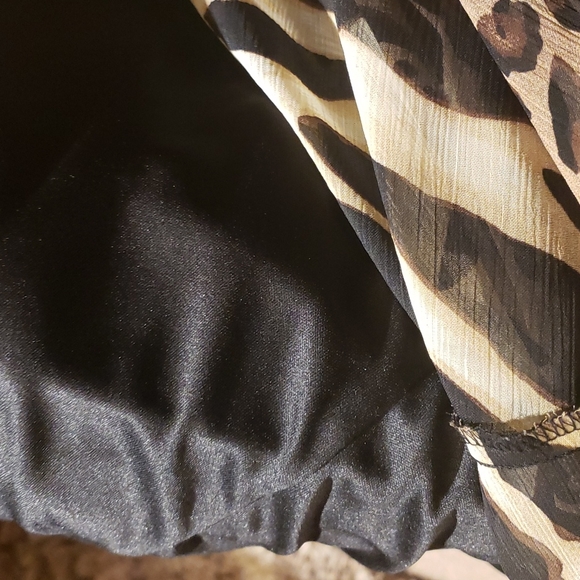 Leopard print skirt. - Picture 6 of 7